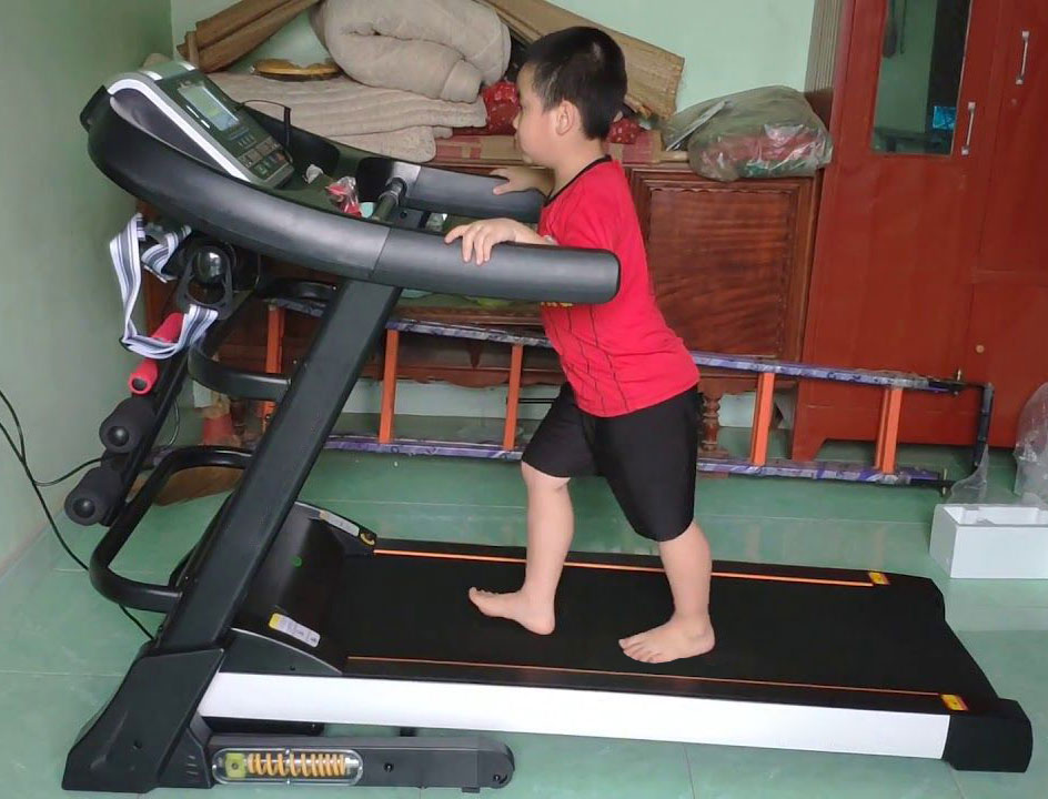 Trẻ em có nên tập luyện cùng máy chạy bộ hay không?